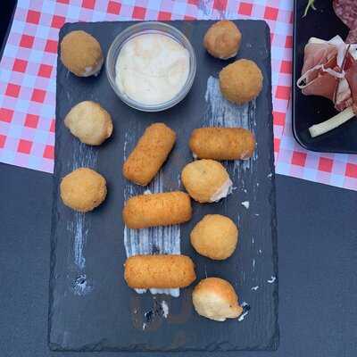 Sicily Trattoria Pizzeria Da Rocco E Bruno