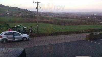 The Golcar Lily Pub And Restaurant