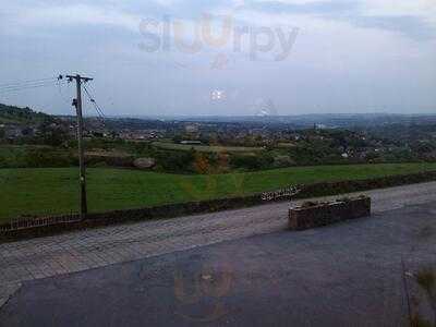 The Golcar Lily Pub And Restaurant