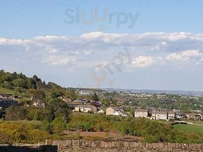 The Golcar Lily Pub And Restaurant