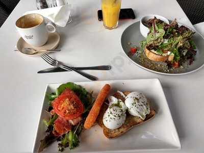 In Thais Cafe & Noodle Bar