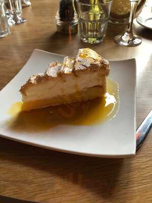 The Sir Thomas Hotel, Lounge Bar & Restaurant