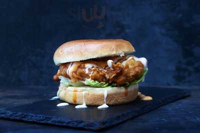 Mombay Chicken & Pizza