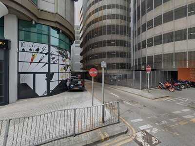 Krispy Kreme Cardiff - Box Store