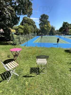 Dishy Brighton Blakers Cafe