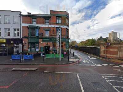 The Hind & Pb Lounge