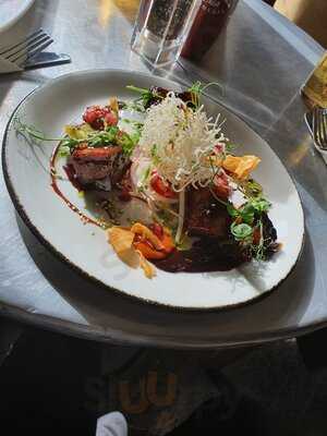 Lindley Tap Bar & Grill - Photo 7