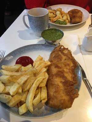 Compo's Take Away And Family Restaurant