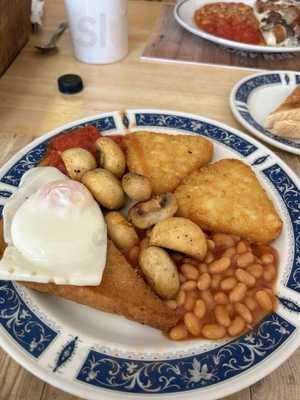 Golden Anchor - Breakfast Cafe