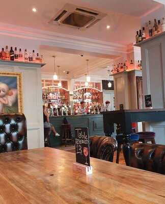 Mackenzie's Whisky Bar