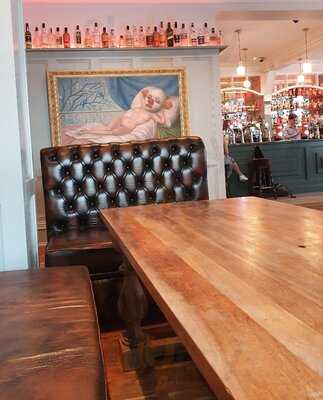 Mackenzie's Whisky Bar