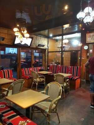 Brados Breakfast & Shisha Bar