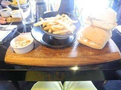 Merchants Bar & Restaurant