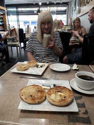 The Coffee Bean & Tea Leaf