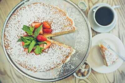 No 10 The Arlington Coffee Lounge Bar & Bistro