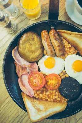 No 10 The Arlington Coffee Lounge Bar & Bistro