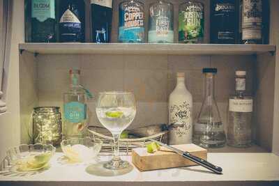 No 10 The Arlington Coffee Lounge Bar & Bistro