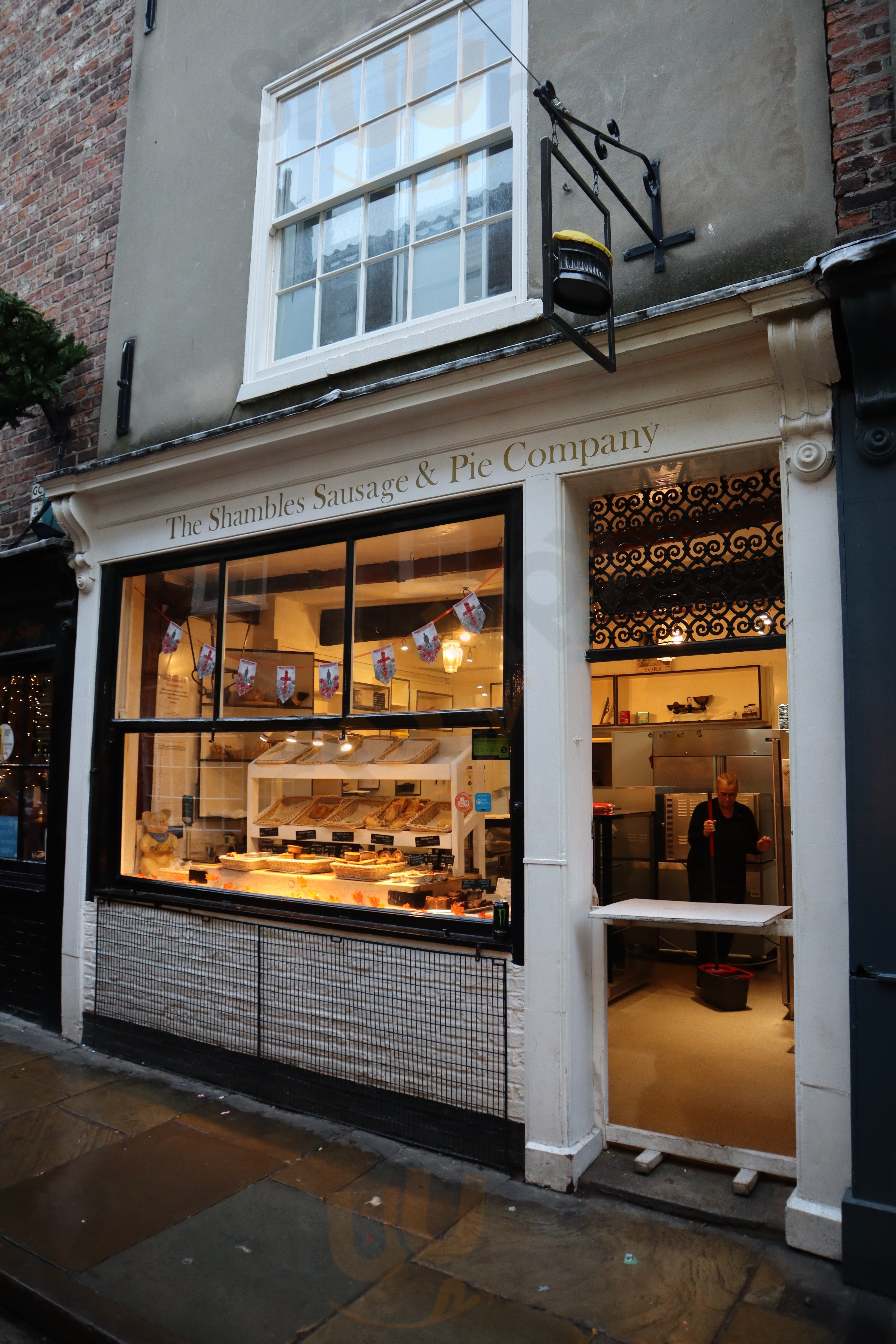 Shambles Sausage And Pie