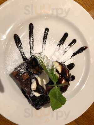 The Gravesberie Inn - Pub & Grill