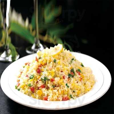 Lily Restaurant And Caffe