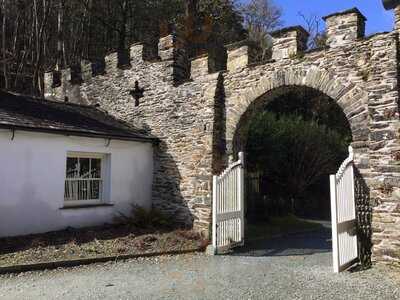 Courtyard Cafe, Claiffe Viewing Station