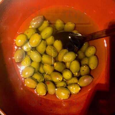 Amaretto Delicatessen