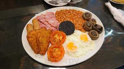 Clovers Coffee Shop And Diner