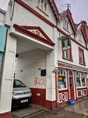 Kings Head Free House