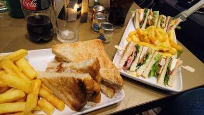 Metropole Lounge Bar