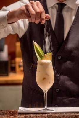 Metropole Lounge Bar