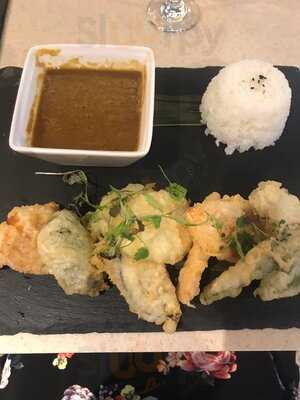 Nuvo Bar & Restaurant