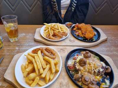 Lawnswood Arms, Hungry Horse