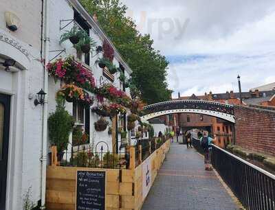Canalside Cafe