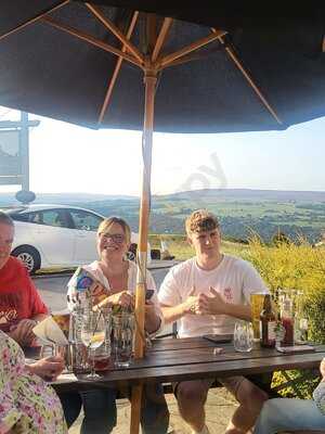 Cow And Calf Country Pub & Restaurant