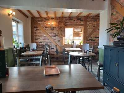 Drakes Fish And Chip Restaurant And Take Away