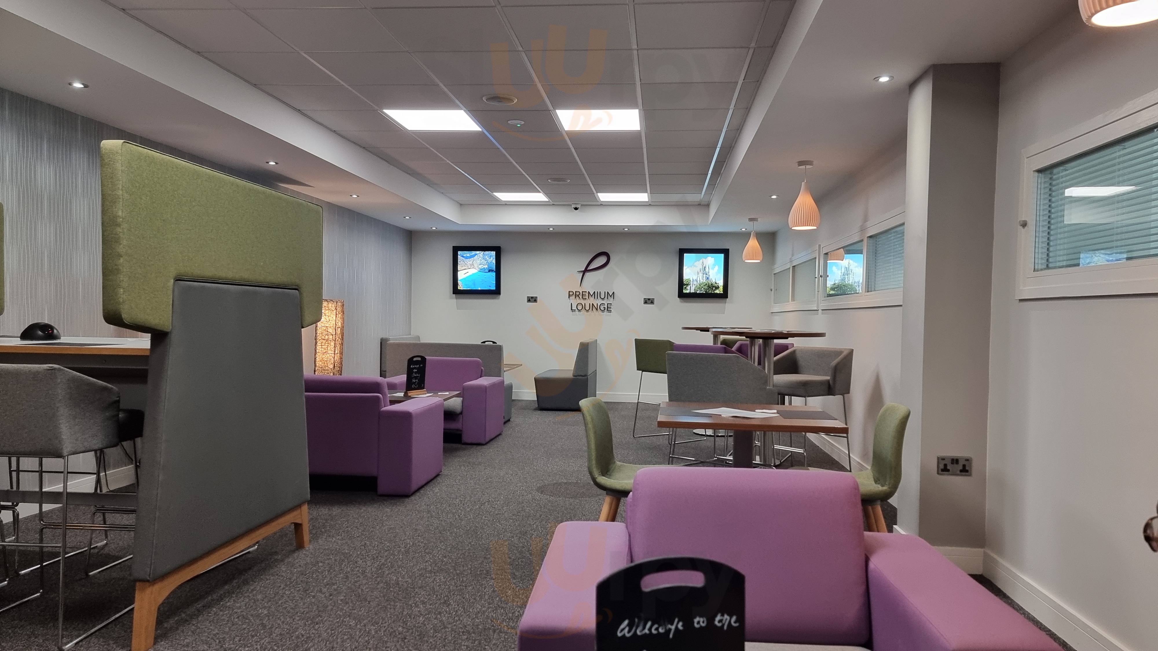 Premium Lounge