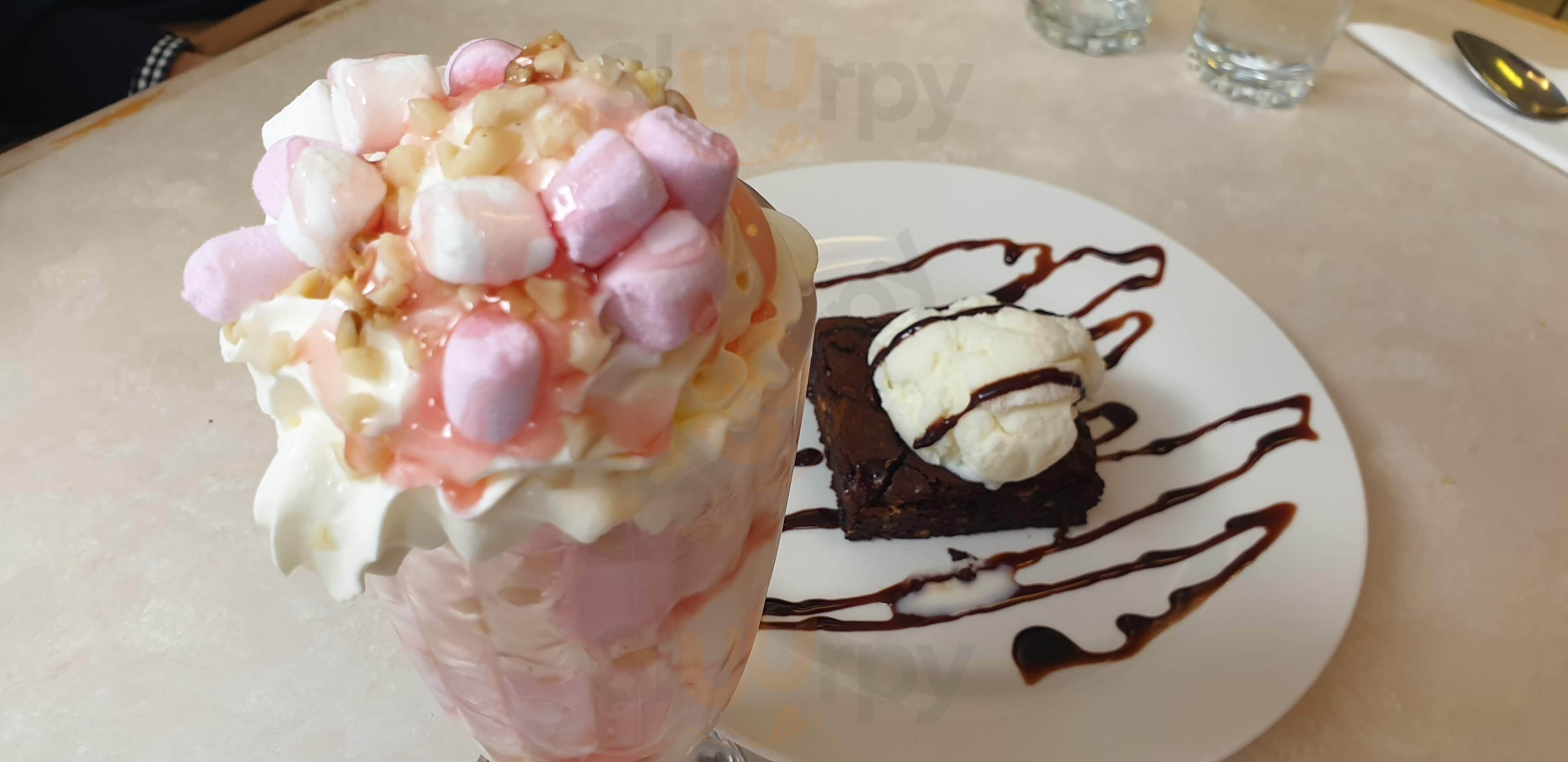 Lulus Chippy & Restaurant