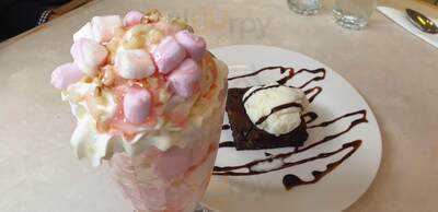 Lulus Chippy & Restaurant