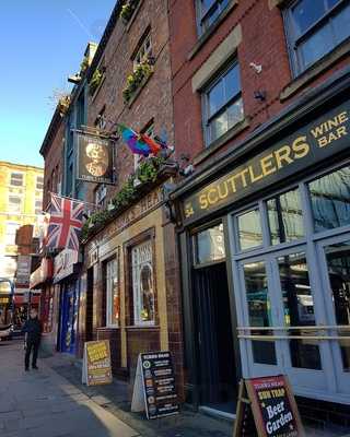 Scuttlers Wine Bar