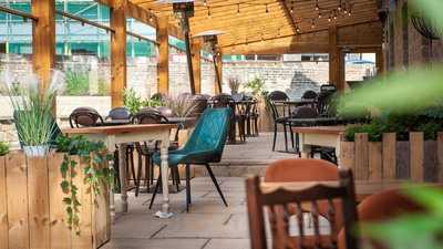 George's Bistro & Bar