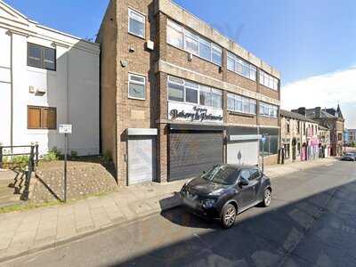 Sara's Flowers & Teas