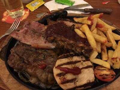 The Three Horse Shoes