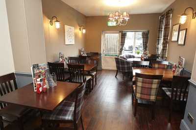 The Three Horse Shoes