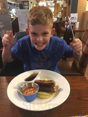 The Hammer & Pincers