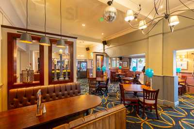 The Grapes In Thornton