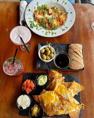 Chapters Deli Bar & Kitchen