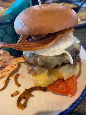 Coast House Bar And Grill