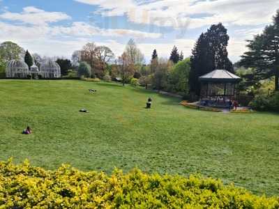 The Colonial Pavilion