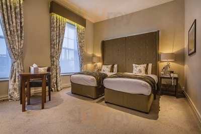 Kings Head Hotel, Eatery & Coffee House