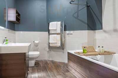 Kings Head Hotel, Eatery & Coffee House